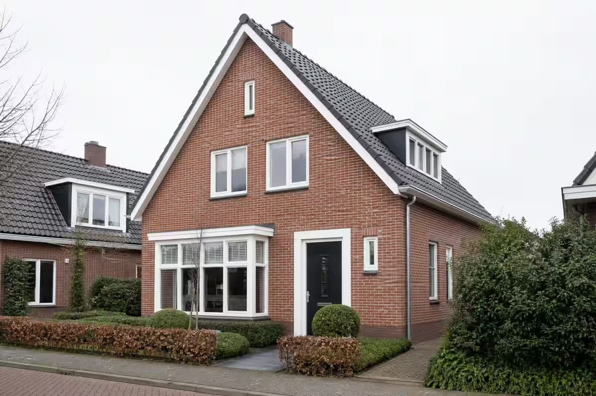 Na: schone gevel met verzorgde uitstraling