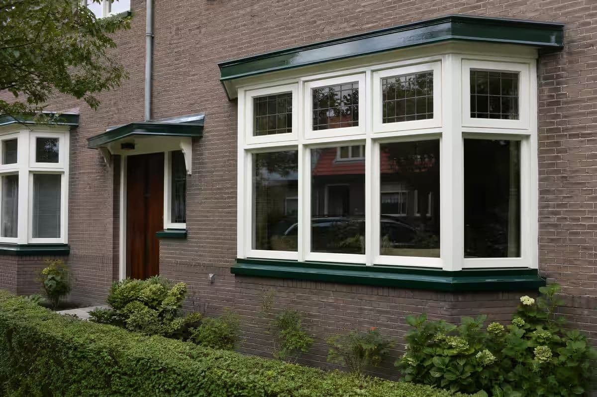 Na: strak geschilderde kozijnen