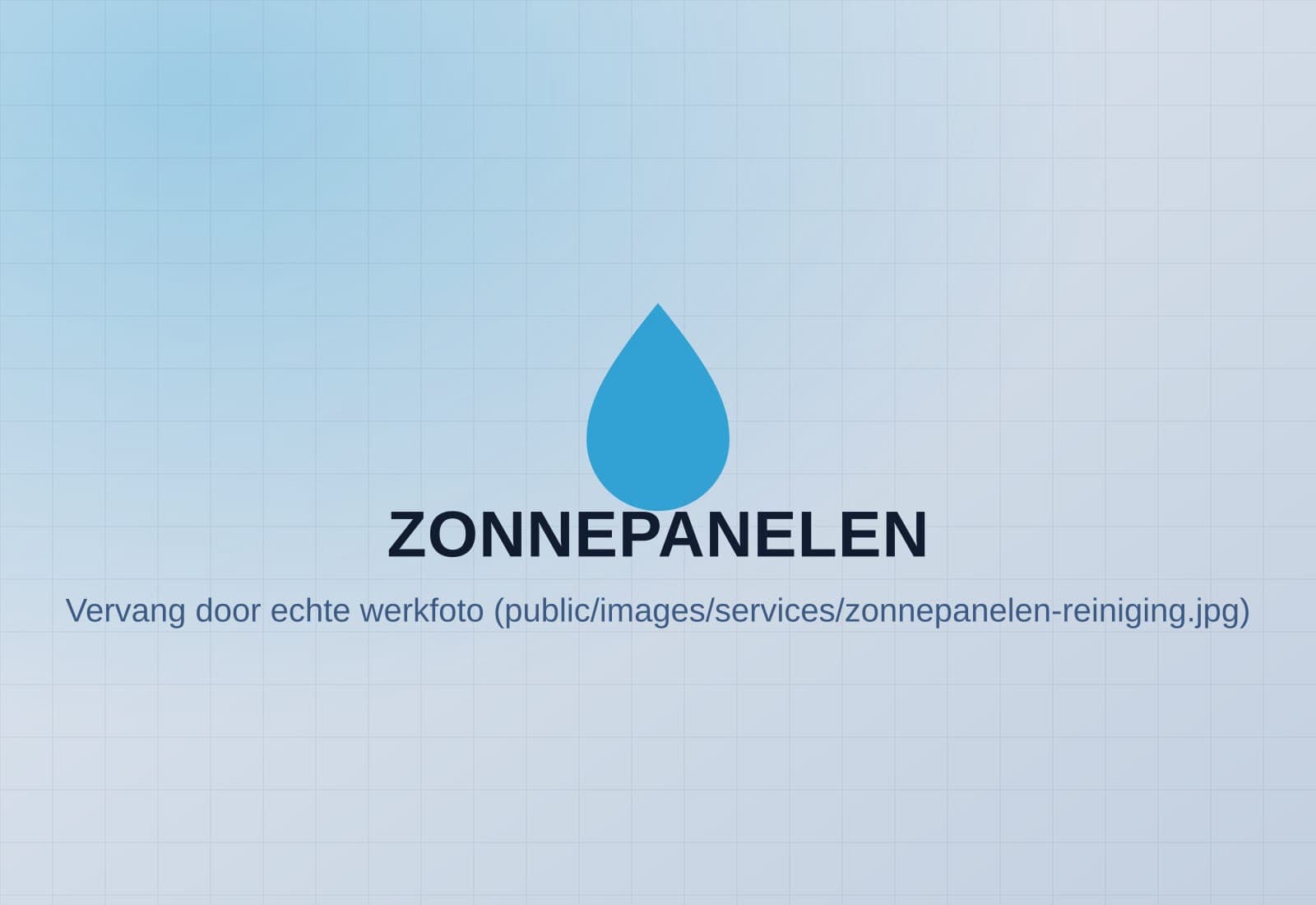 Reiniging van zonnepanelen op een dak door All in One Cleaning